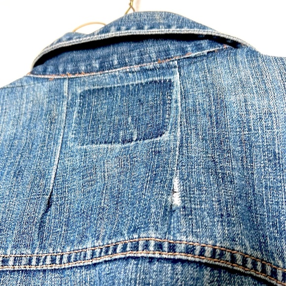 Vintage Distressed GUESS Denim jacket - Picture 11 of 11
